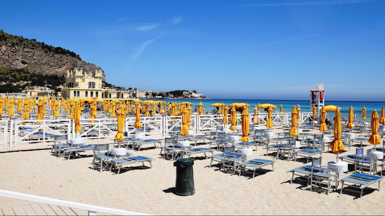 Casa Viola Elegante E Sul Mare Di Mondello Palermo Exterior foto